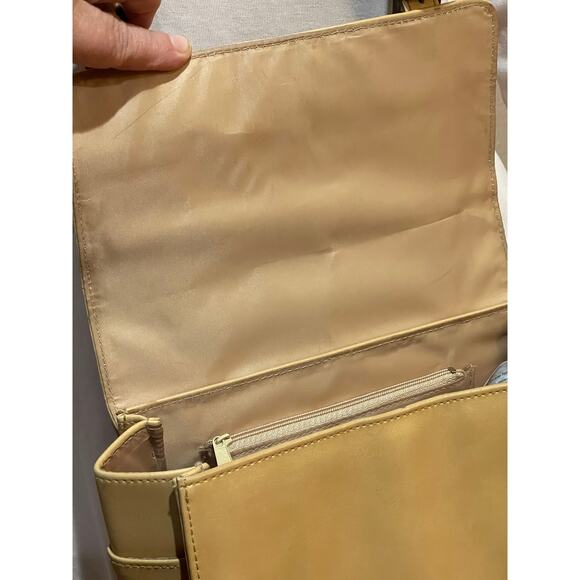 Rare Disney Winnie The Pooh Buckle
Strap Crossbody Bag - Picture 4 of 14